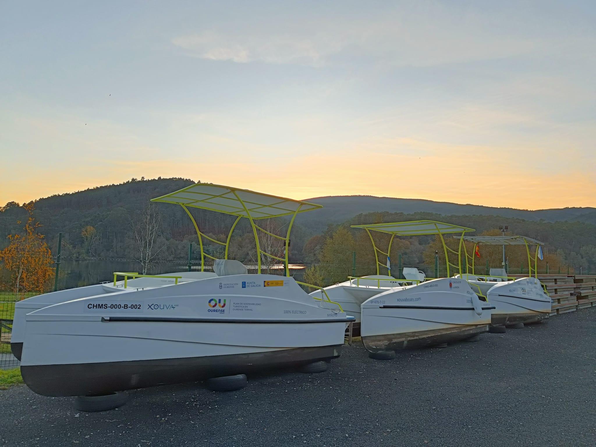 Flota de embarcaciones Xouva durante el proceso de invernaje tras la temporada de navegación